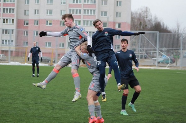 Поражение от четвертой команды лиги Поражение от четвертой команды лиги