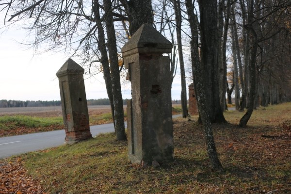 Путешествие одного дня: Очаровательная часовня и загадочная усадьба – что посмотреть и чему удивиться в Грушевке Путешествие одного дня: Очаровательная часовня и загадочная усадьба – что посмотреть и чему удивиться в Грушевке