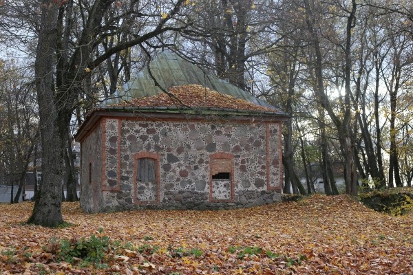 Путешествие одного дня: Очаровательная часовня и загадочная усадьба – что посмотреть и чему удивиться в Грушевке Путешествие одного дня: Очаровательная часовня и загадочная усадьба – что посмотреть и чему удивиться в Грушевке