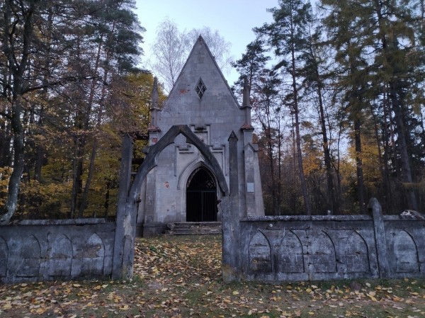 Путешествие одного дня: Очаровательная часовня и загадочная усадьба – что посмотреть и чему удивиться в Грушевке Путешествие одного дня: Очаровательная часовня и загадочная усадьба – что посмотреть и чему удивиться в Грушевке