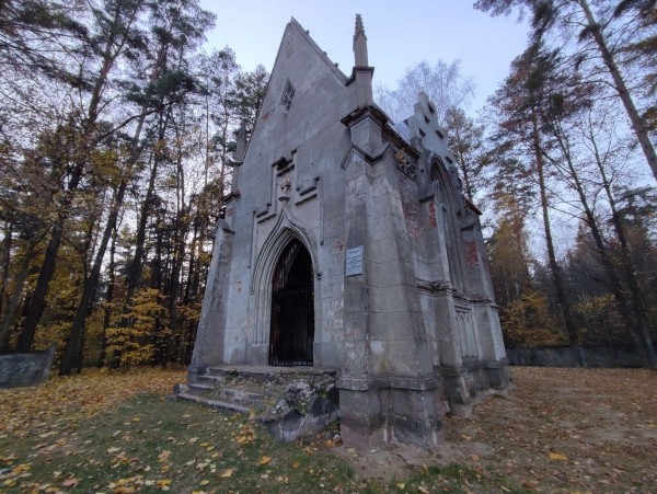 Путешествие одного дня: Очаровательная часовня и загадочная усадьба – что посмотреть и чему удивиться в Грушевке Путешествие одного дня: Очаровательная часовня и загадочная усадьба – что посмотреть и чему удивиться в Грушевке