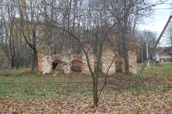 Путешествие одного дня: Очаровательная часовня и загадочная усадьба – что посмотреть и чему удивиться в Грушевке Путешествие одного дня: Очаровательная часовня и загадочная усадьба – что посмотреть и чему удивиться в Грушевке