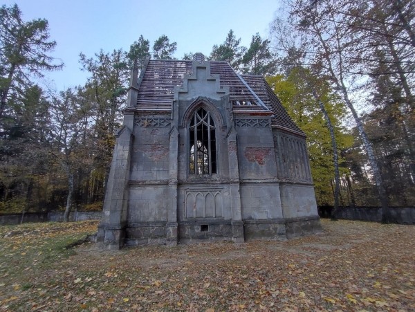 Путешествие одного дня: Очаровательная часовня и загадочная усадьба – что посмотреть и чему удивиться в Грушевке Путешествие одного дня: Очаровательная часовня и загадочная усадьба – что посмотреть и чему удивиться в Грушевке