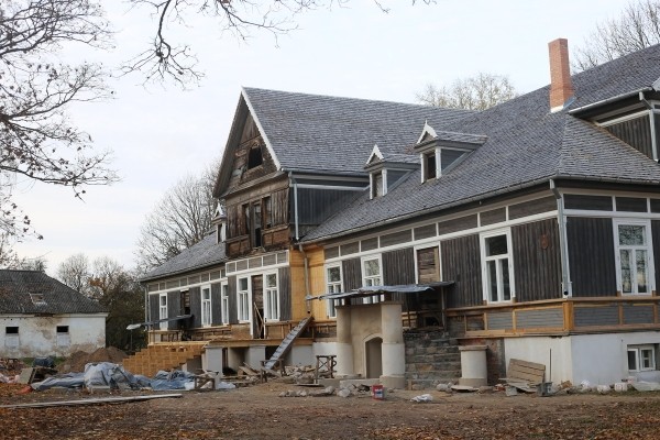 Путешествие одного дня: Очаровательная часовня и загадочная усадьба – что посмотреть и чему удивиться в Грушевке Путешествие одного дня: Очаровательная часовня и загадочная усадьба – что посмотреть и чему удивиться в Грушевке