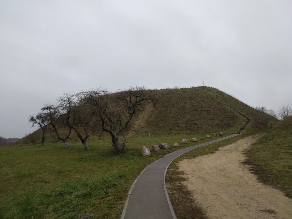 Путешествие одного дня: Шведская гора и единственный в стране памятник волку – что посмотреть и чему удивиться в Волковыске