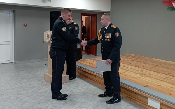 Сотрудников Барановичского отдела Департамента охраны поздравили с Днем милиции Сотрудников Барановичского отдела Департамента охраны поздравили с Днем милиции