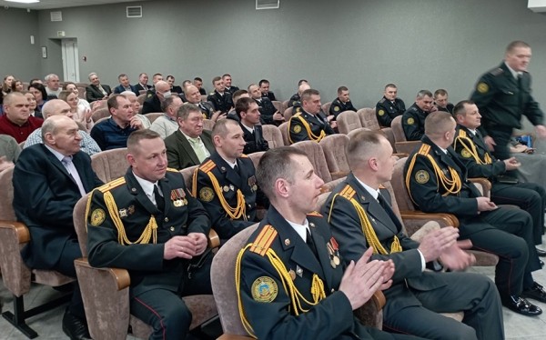 Сотрудников Барановичского отдела Департамента охраны поздравили с Днем милиции Сотрудников Барановичского отдела Департамента охраны поздравили с Днем милиции