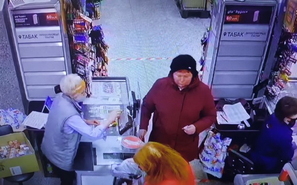 В Барановичах милиция ищет женщину, которая расплачивалась в магазинах чужой картой В Барановичах милиция ищет женщину, которая расплачивалась в магазинах чужой картой