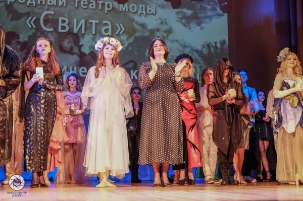 Фотофакт. Как в БарГУ прошел показ музыкально-поэтической композиции «Обещание» Фотофакт. Как в БарГУ прошел показ музыкально-поэтической композиции «Обещание»