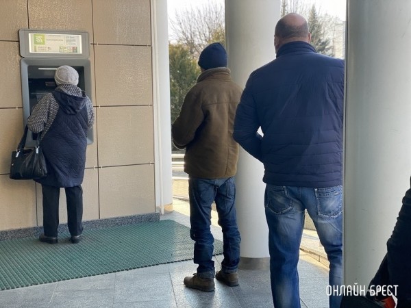 Оплата картами белорусских банков: где проходит и где нет?