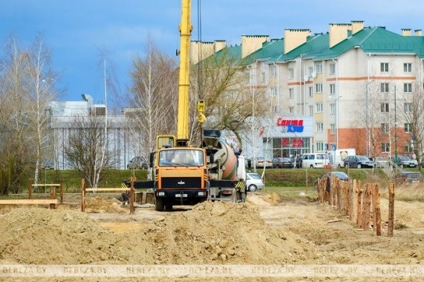 В Берёзе строится первый в районе электродом В Берёзе строится первый в районе электродом