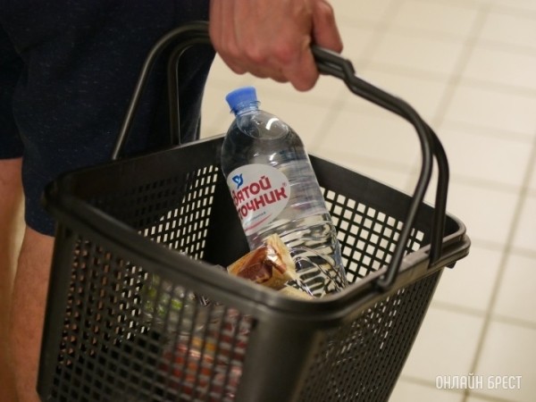 Врач назвала пять ошибок, связанных с питьем воды Врач назвала пять ошибок, связанных с питьем воды