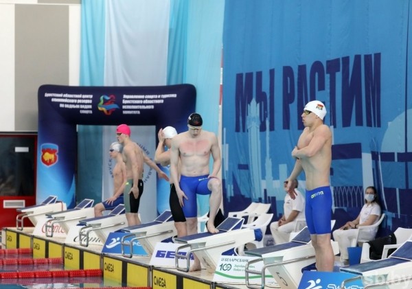 Открытый чемпионат Беларуси по плаванию стартовал в Бресте. Фоторепортаж