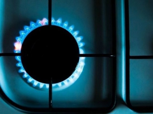 Беларусь с апреля начинает платить за газ российскими рублями