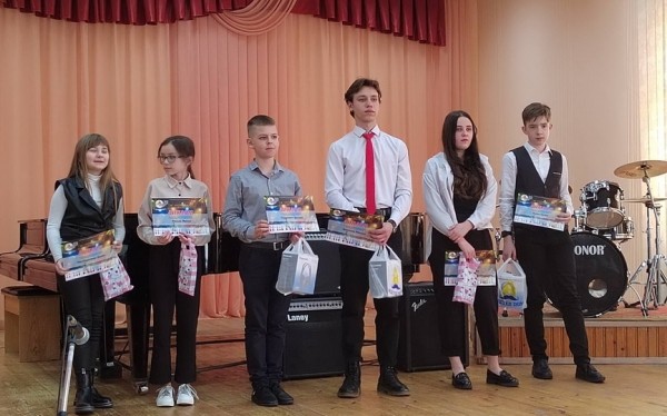 Россыпью наград областного уровня отмечены юные музыканты и вокалисты из Барановичей