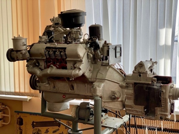 Учиться никогда не поздно! Водители-международники, водители опасных грузов, машинисты, газосварщики, слесари – эти и многие другие профессии на курсах в Учебном центре им. Д.М. Карбышева ДОСААФ в Бресте