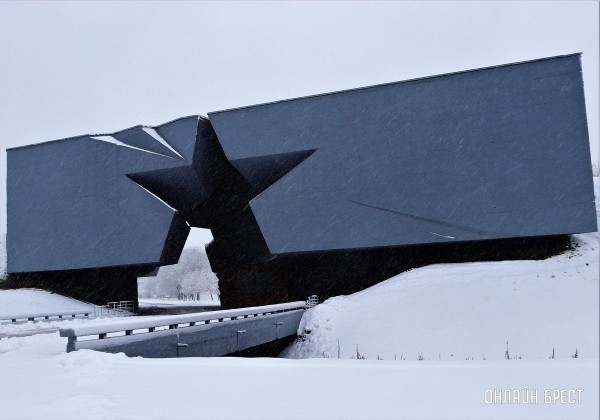 Читатель: Снежный апрель в Брестской крепости
             
                Читатель: Снежный апрель в Брестской крепости