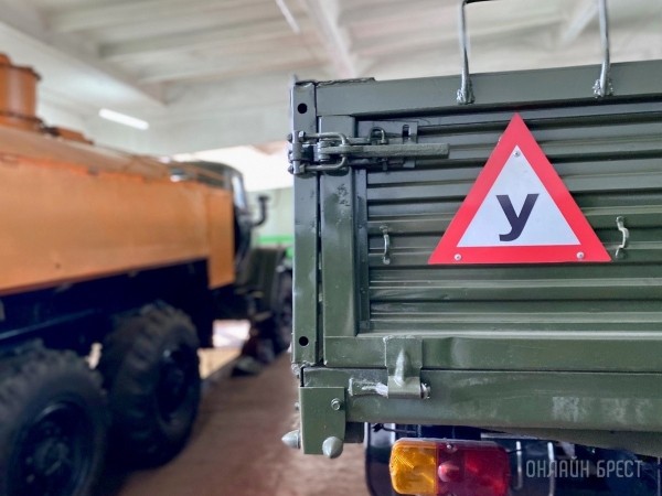 Учиться никогда не поздно! Водители-международники, водители опасных грузов, машинисты, газосварщики, слесари – эти и многие другие профессии на курсах в Учебном центре им. Д.М. Карбышева ДОСААФ в Бресте