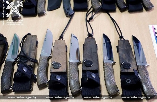 Брестские таможенники пресекли незаконный ввоз партии охотничьих ножей