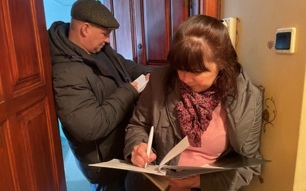 Безопасность на контроле у спасателей: инспектор пропаганды провела профилактическую работу с населением