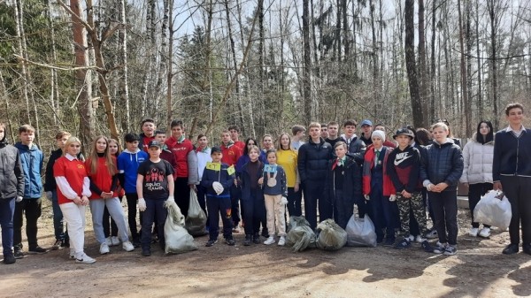 Члены детских и молодежных общественных организаций города приняли участие в республиканской акции  «Неделя леса – 2022»