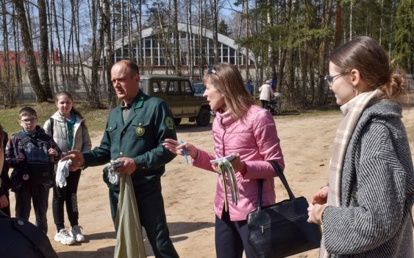 Члены детских и молодежных общественных организаций города приняли участие в республиканской акции  «Неделя леса – 2022»