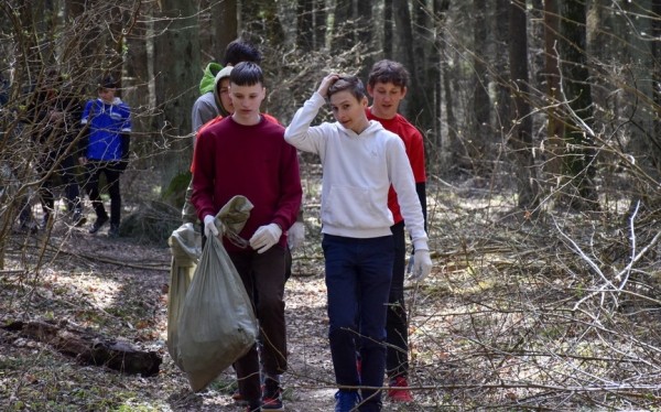 Члены детских и молодежных общественных организаций города приняли участие в республиканской акции  «Неделя леса – 2022»