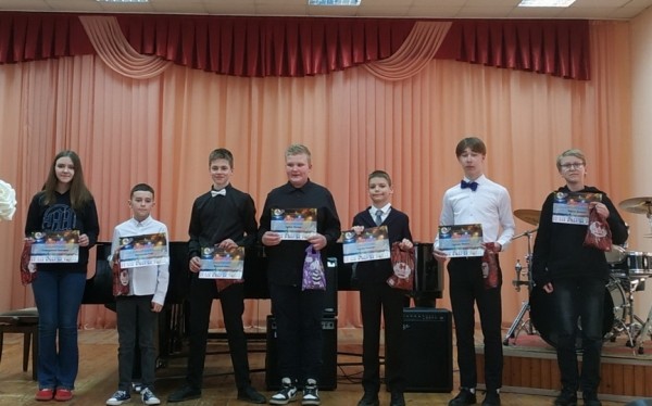 Россыпью наград областного уровня отмечены юные музыканты и вокалисты из Барановичей
