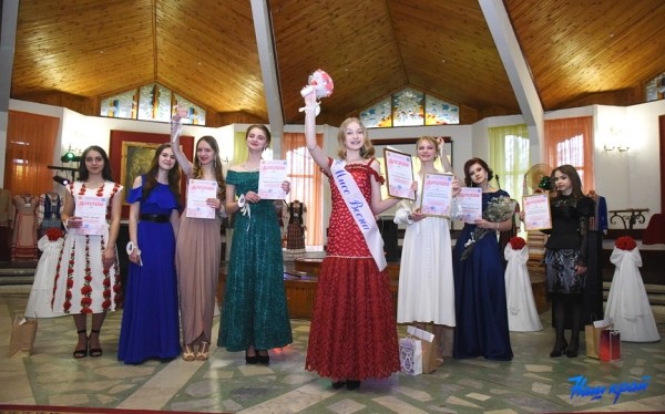 Фоторепортаж. «Мисс Весну» выбрали в Барановичском районе