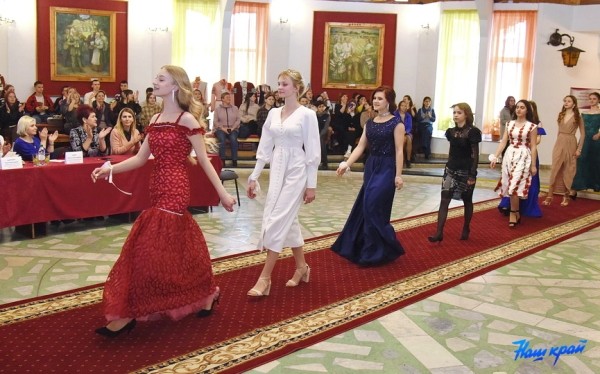 Фоторепортаж. «Мисс Весну» выбрали в Барановичском районе