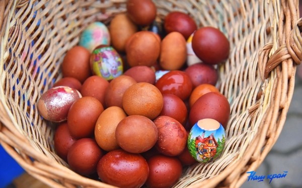 Фоторепортаж. Освящение пасхальных яиц и куличей в храмах Барановичей Фоторепортаж. Освящение пасхальных яиц и куличей в храмах Барановичей