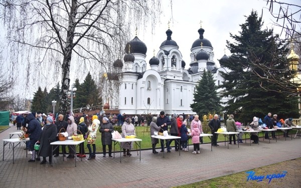 Фоторепортаж. Освящение пасхальных яиц и куличей в храмах Барановичей Фоторепортаж. Освящение пасхальных яиц и куличей в храмах Барановичей