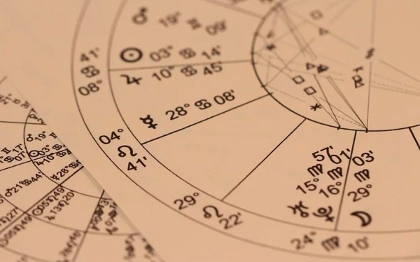 Гороскоп на неделю с 11 по 17 апреля. Весы увлекут новые идеи, а Козерогам помогут верные друзья
