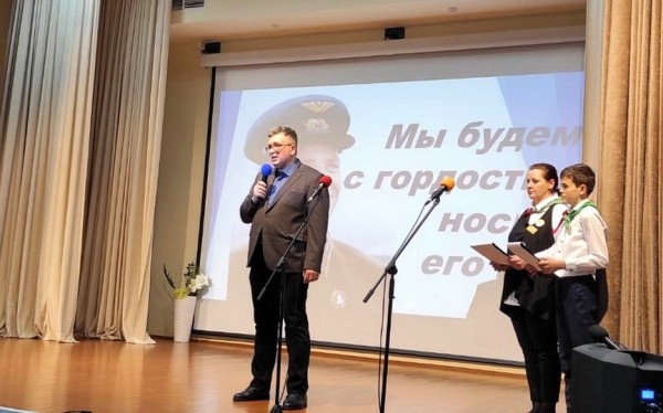 Имя дважды Героя Советского Союза С.И. Грицевца присвоено пионерской дружине самой большой школы Барановичей Имя дважды Героя Советского Союза С.И. Грицевца присвоено пионерской дружине самой большой школы Барановичей