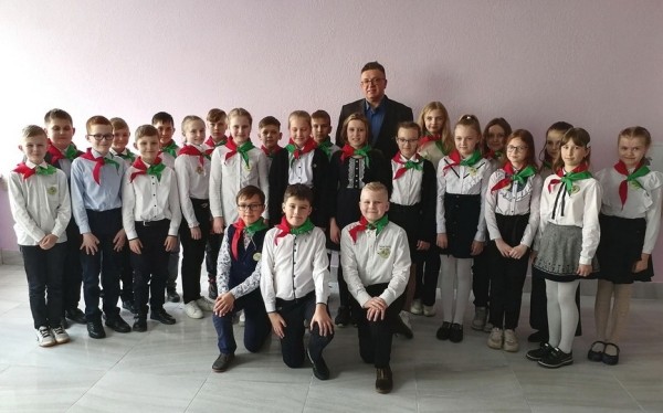 Имя дважды Героя Советского Союза С.И. Грицевца присвоено пионерской дружине самой большой школы Барановичей Имя дважды Героя Советского Союза С.И. Грицевца присвоено пионерской дружине самой большой школы Барановичей