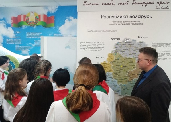 Имя дважды Героя Советского Союза С.И. Грицевца присвоено пионерской дружине самой большой школы Барановичей Имя дважды Героя Советского Союза С.И. Грицевца присвоено пионерской дружине самой большой школы Барановичей