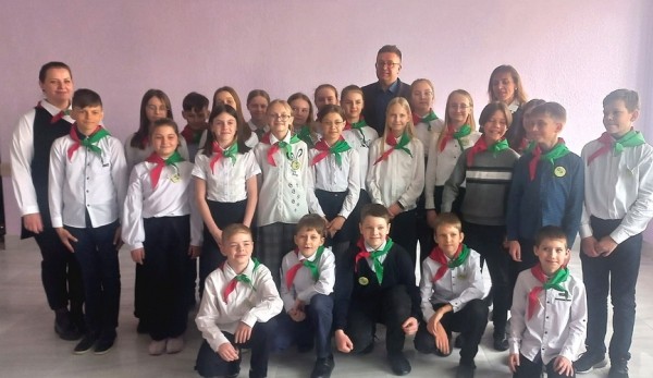 Имя дважды Героя Советского Союза С.И. Грицевца присвоено пионерской дружине самой большой школы Барановичей Имя дважды Героя Советского Союза С.И. Грицевца присвоено пионерской дружине самой большой школы Барановичей