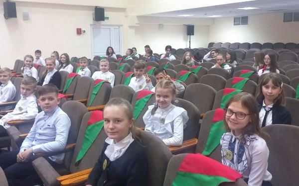 Имя дважды Героя Советского Союза С.И. Грицевца присвоено пионерской дружине самой большой школы Барановичей Имя дважды Героя Советского Союза С.И. Грицевца присвоено пионерской дружине самой большой школы Барановичей