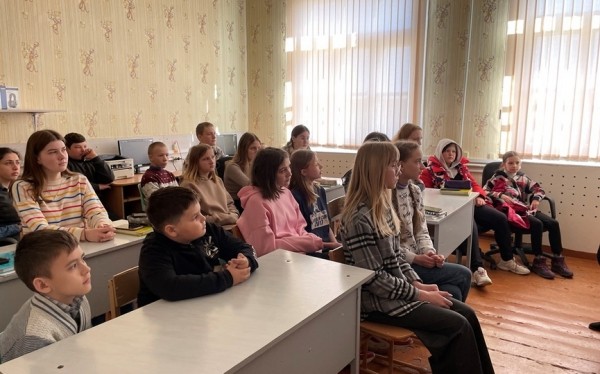 Инспектор Барановичского ГРОЧС посещает районные школы