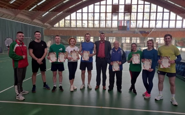 Кто лучше всех в Барановичах играет в бадминтон