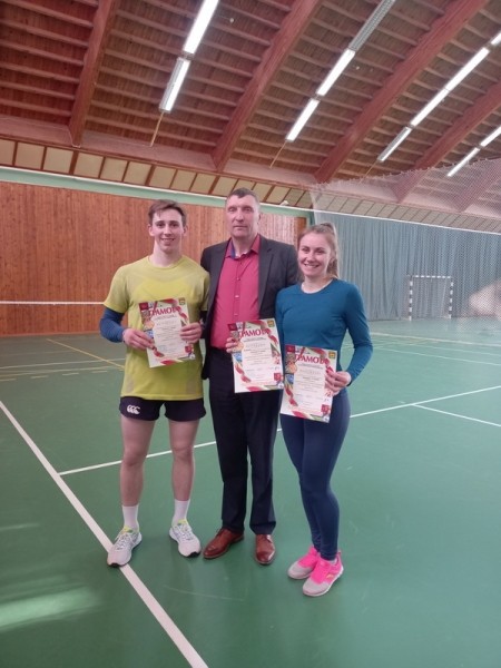 Кто лучше всех в Барановичах играет в бадминтон