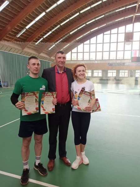 Кто лучше всех в Барановичах играет в бадминтон