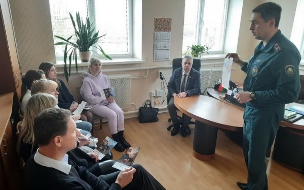 О пожарной безопасности рассказали сотрудникам ветеринарной станции в Барановичах