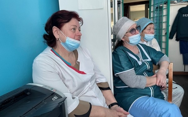 О правилах безопасности важно знать всем. Представитель ГРОЧС встретился с работниками Молчадской больницы сестринского ухода О правилах безопасности важно знать всем. Представитель ГРОЧС встретился с работниками Молчадской больницы сестринского ухода