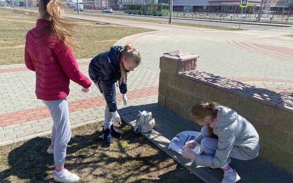 Парк семейных деревьев в Боровках засиял чистотой Парк семейных деревьев в Боровках засиял чистотой