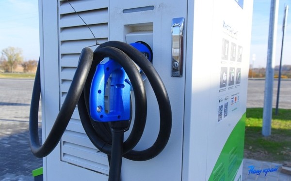 Тарифы на зарядку электромобилей повысятся с 1 мая