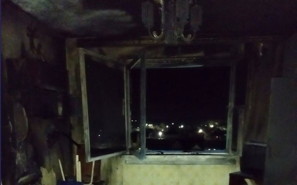 Три человека спасены работниками МЧС на пожаре в Барановичах Три человека спасены работниками МЧС на пожаре в Барановичах