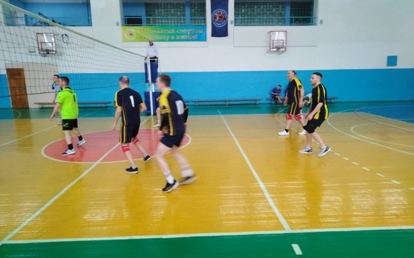 В День здоровья в разгаре – чемпионат Барановичей по волейболу В День здоровья в разгаре – чемпионат Барановичей по волейболу