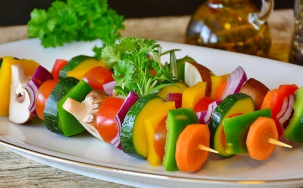 Врач объяснил, дефицит каких витаминов и микроэлементов грозит вегетарианцам