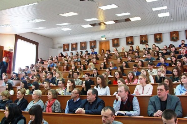 Минобр назвал топ специальностей 2022 года Минобр назвал топ специальностей 2022 года